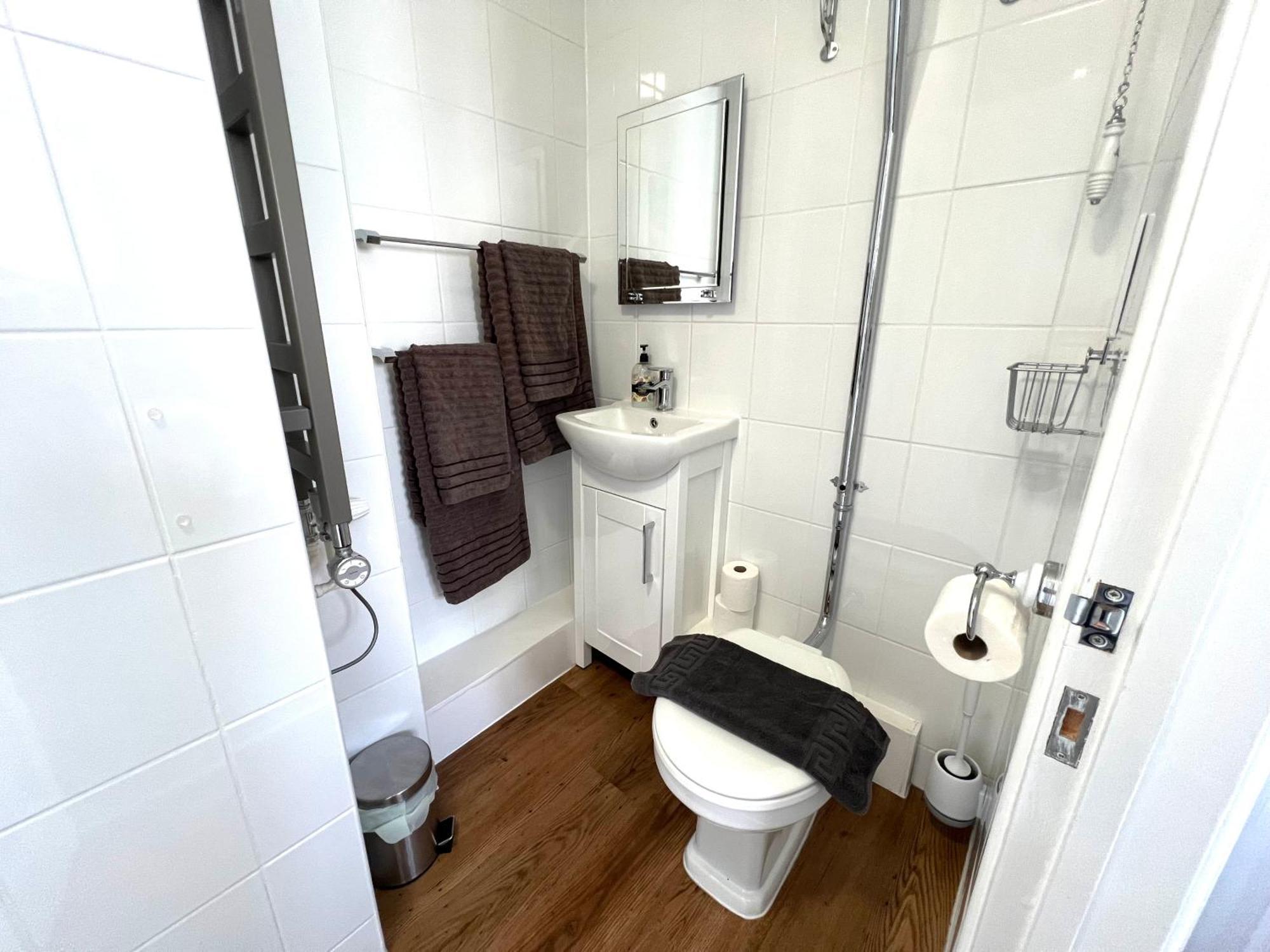 Large Family-Friendly 2Bd Glastonbury Retreat, Sleeps 5 Extérieur photo